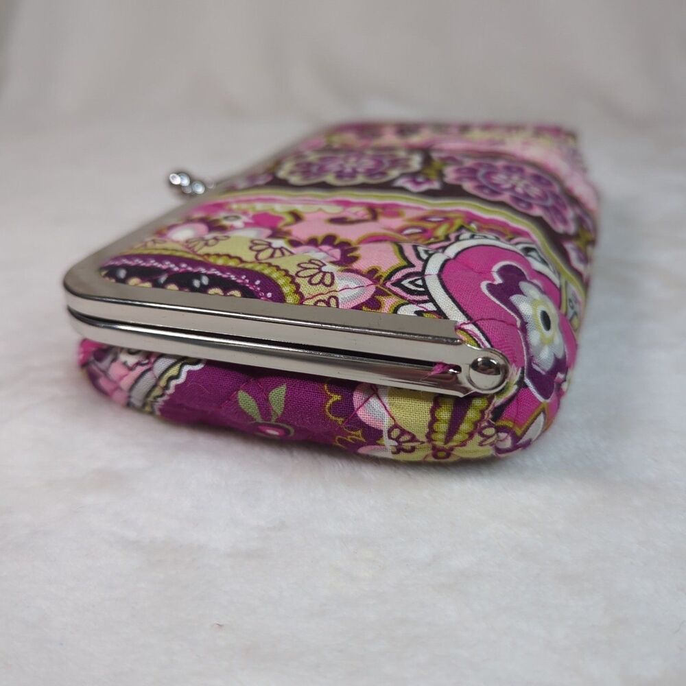 Vera Bradley VERY BERRY PAISLEY Cosmetic KISS & MAKE UP Lined Frame Bag Kisslock - Picture 5 of 10